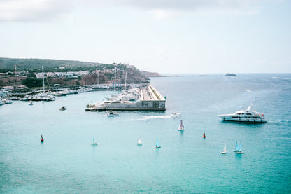 Segelschule in Aktion im Port Adriano